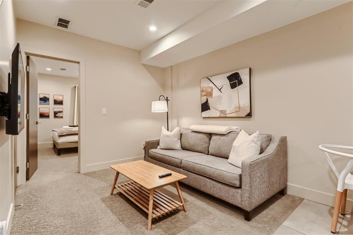 Serenity At Sloan's 1-br With A Modern Twist Apartment